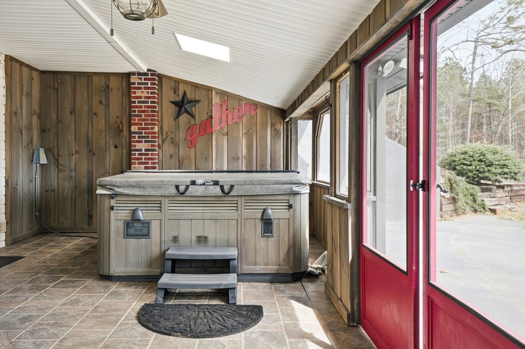Ellijay, Georgia, 30540, United States, 3 Bedrooms Bedrooms, ,4 BathroomsBathrooms,Residential,Active,2025626