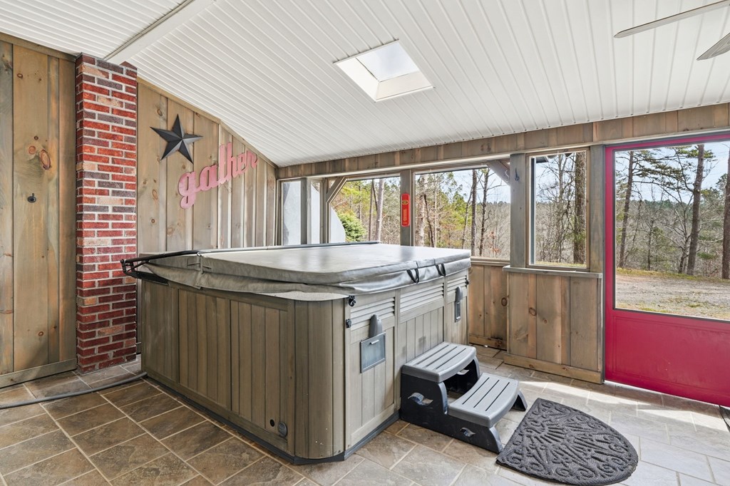 Ellijay, Georgia, 30540, United States, 3 Bedrooms Bedrooms, ,4 BathroomsBathrooms,Residential,Active,2025626