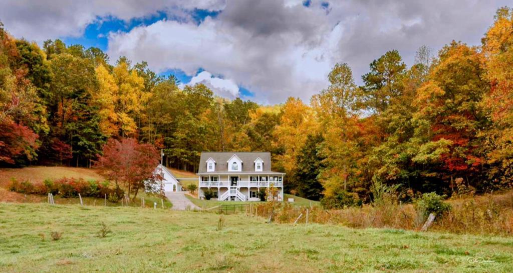 946 Barefoot Road