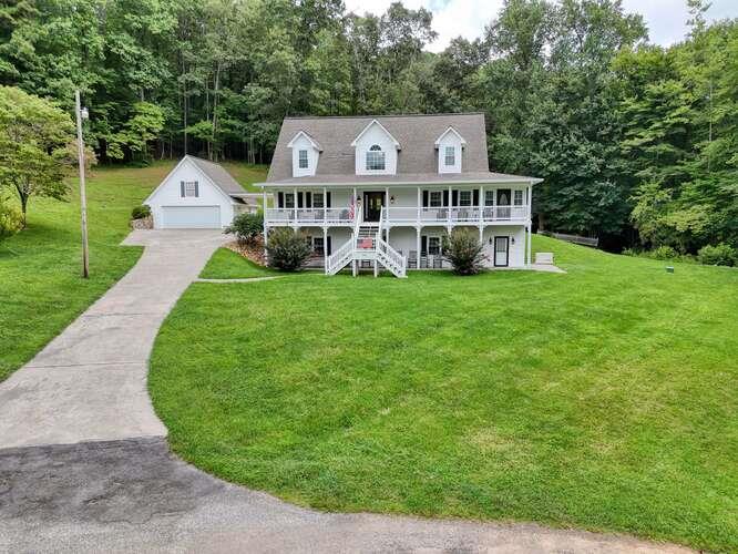 946 Barefoot Road