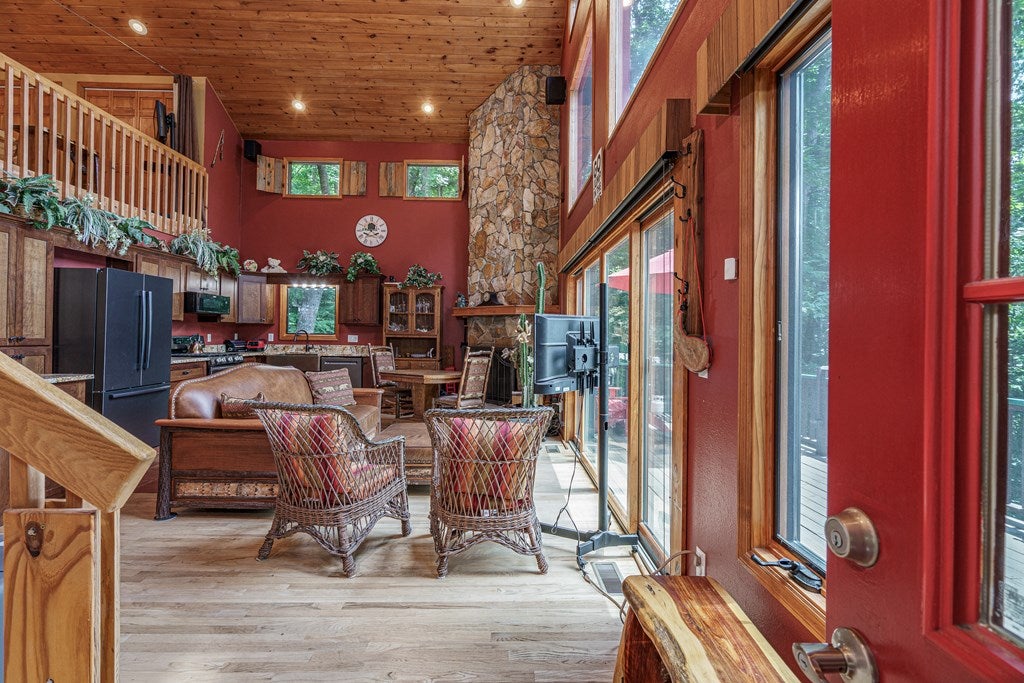 659 Lonesome Pine Road