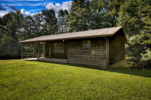 A home in Mccaysville