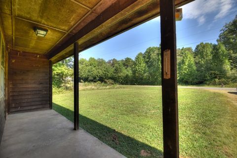 A home in Mccaysville