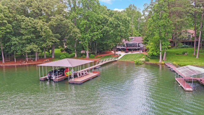 Hiawassee, Georgia, 30546, United States, 6 Bedrooms Bedrooms, ,4 BathroomsBathrooms,Residential,Active,2028167