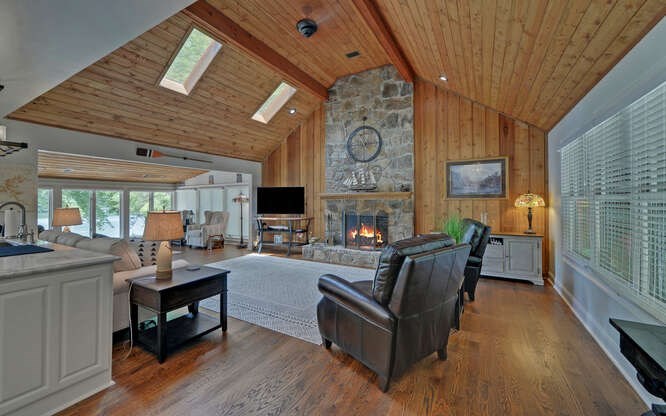 Hiawassee, Georgia, 30546, United States, 6 Bedrooms Bedrooms, ,4 BathroomsBathrooms,Residential,Active,2028167