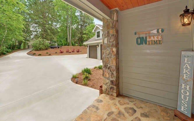 Hiawassee, Georgia, 30546, United States, 6 Bedrooms Bedrooms, ,4 BathroomsBathrooms,Residential,Active,2028167