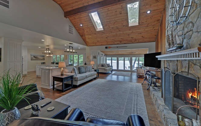 Hiawassee, Georgia, 30546, United States, 6 Bedrooms Bedrooms, ,4 BathroomsBathrooms,Residential,Active,2028167