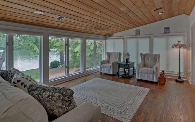 Hiawassee, Georgia, 30546, United States, 6 Bedrooms Bedrooms, ,4 BathroomsBathrooms,Residential,Active,2028167