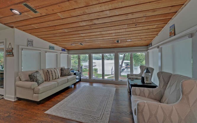 Hiawassee, Georgia, 30546, United States, 6 Bedrooms Bedrooms, ,4 BathroomsBathrooms,Residential,Active,2028167