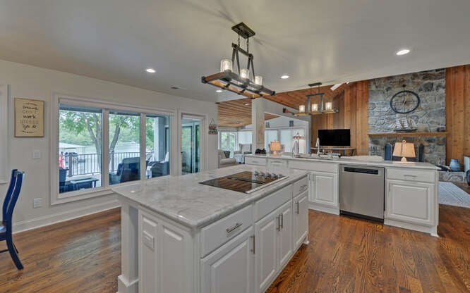 Hiawassee, Georgia, 30546, United States, 6 Bedrooms Bedrooms, ,4 BathroomsBathrooms,Residential,Active,2028167