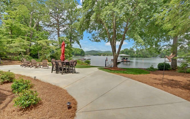 Hiawassee, Georgia, 30546, United States, 6 Bedrooms Bedrooms, ,4 BathroomsBathrooms,Residential,Active,2028167