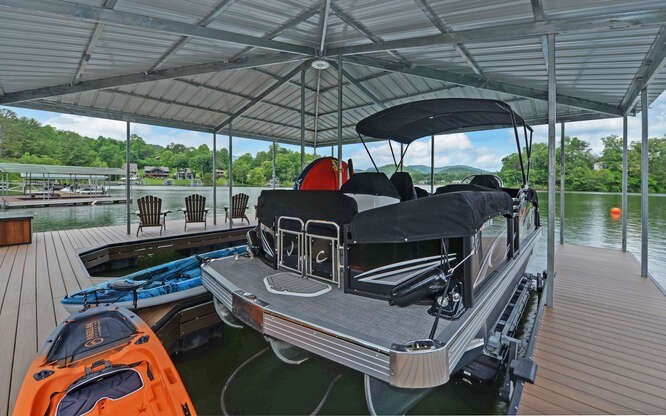 Hiawassee, Georgia, 30546, United States, 6 Bedrooms Bedrooms, ,4 BathroomsBathrooms,Residential,Active,2028167
