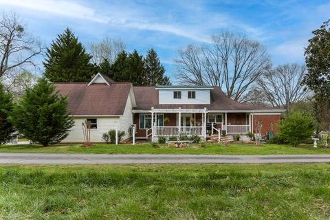 A home in Hiawassee