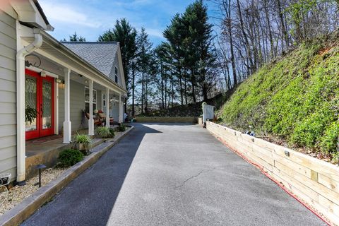 A home in Hayesville