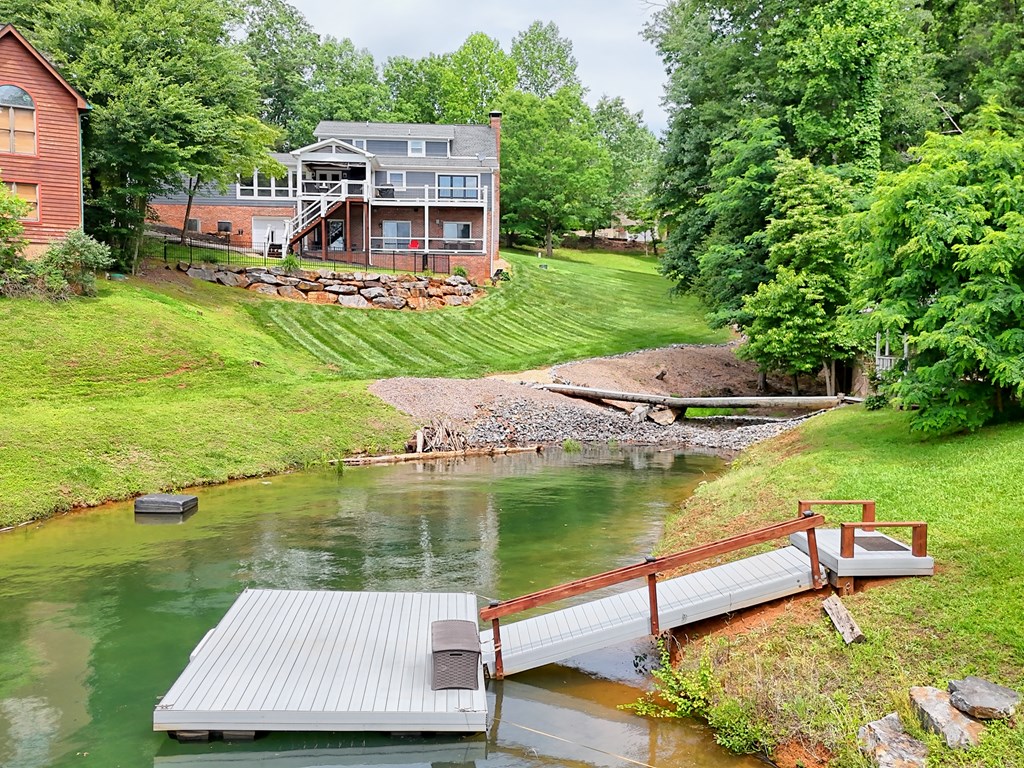 520 Long View Drive