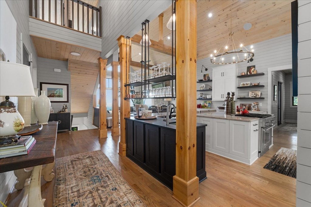 Ellijay, Georgia, 30540, United States, 5 Bedrooms Bedrooms, ,7 BathroomsBathrooms,Residential,Active,2041495