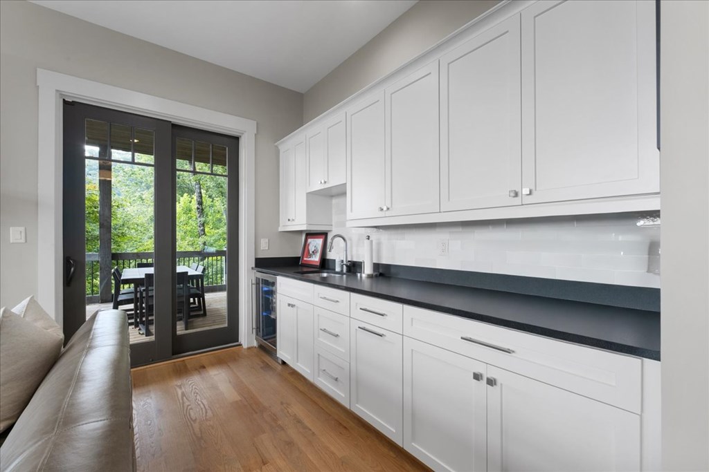 Ellijay, Georgia, 30540, United States, 5 Bedrooms Bedrooms, ,7 BathroomsBathrooms,Residential,Active,2041495