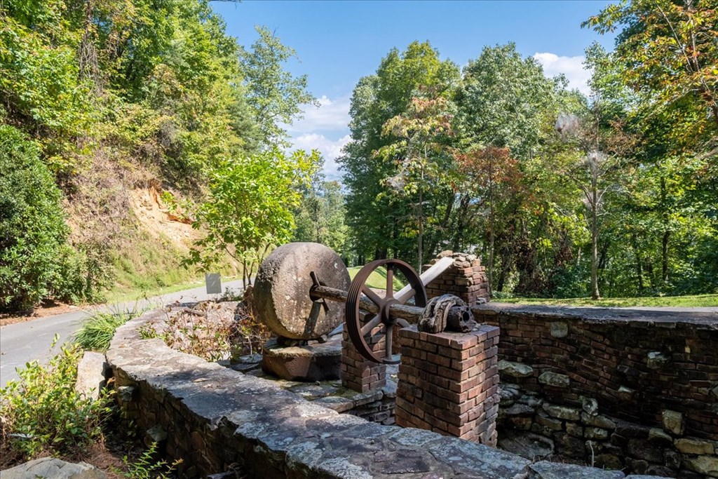 Ellijay, Georgia, 30540, United States, 5 Bedrooms Bedrooms, ,7 BathroomsBathrooms,Residential,Active,2041495