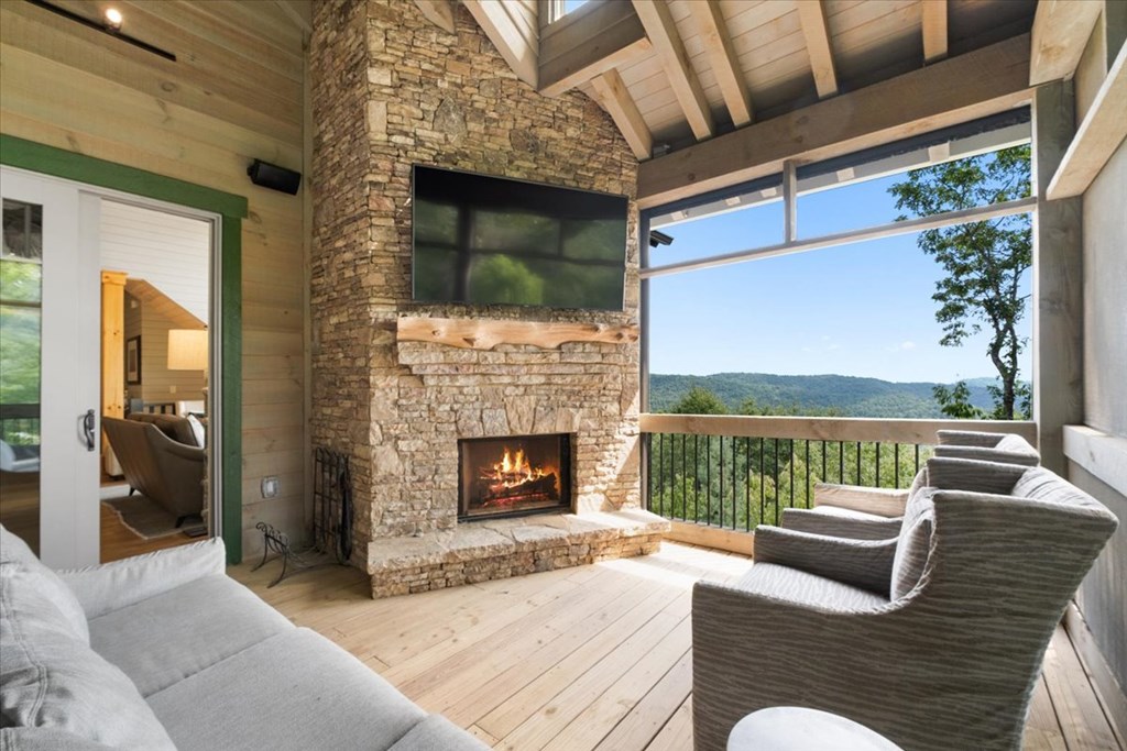 Ellijay, Georgia, 30540, United States, 5 Bedrooms Bedrooms, ,7 BathroomsBathrooms,Residential,Active,2041495