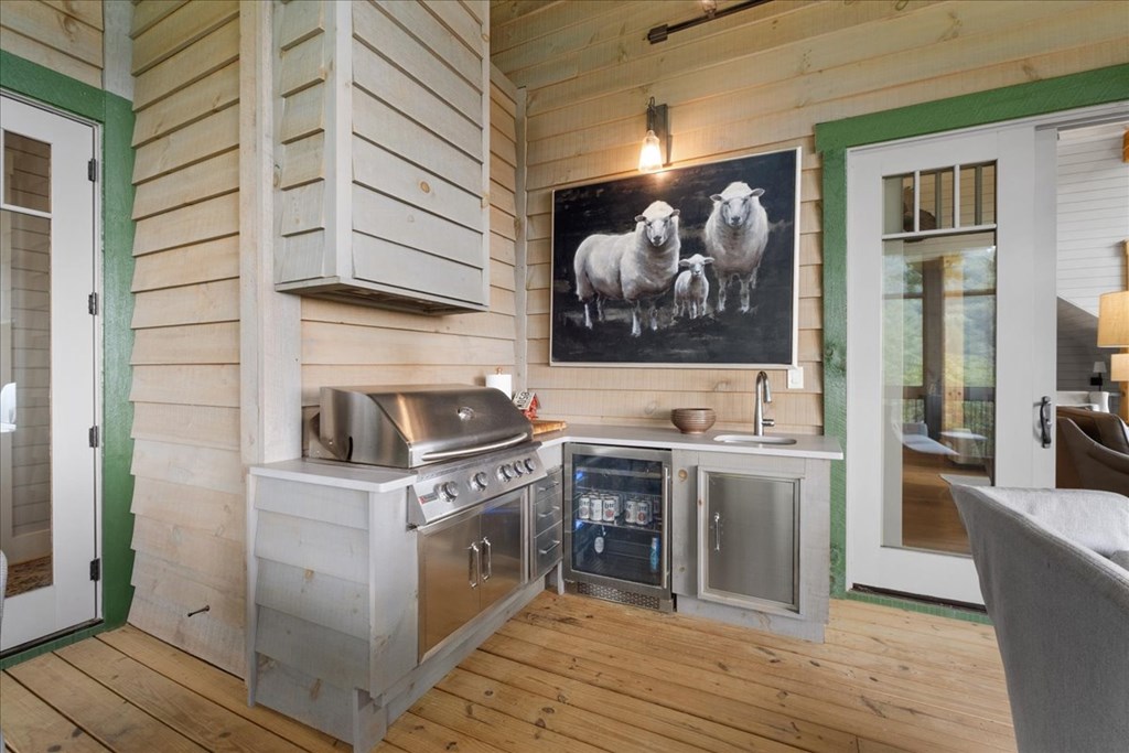 Ellijay, Georgia, 30540, United States, 5 Bedrooms Bedrooms, ,7 BathroomsBathrooms,Residential,Active,2041495