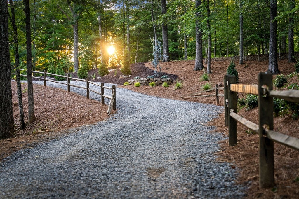 241 Wolf Creek Mountain Road