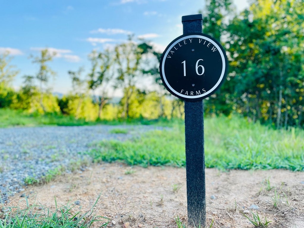 655 Lookout Valley Trail