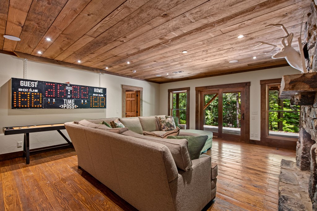 Cherry Log, Georgia, 30522, United States, 5 Bedrooms Bedrooms, ,5 BathroomsBathrooms,Residential,Active,2045528