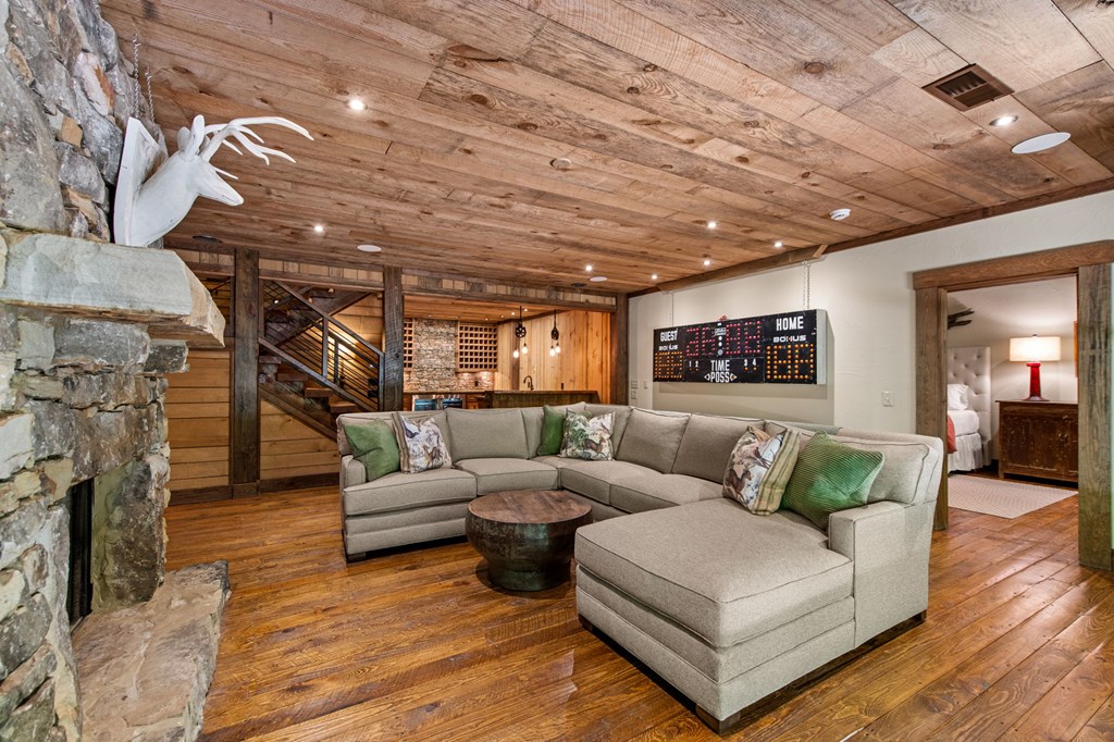 Cherry Log, Georgia, 30522, United States, 5 Bedrooms Bedrooms, ,5 BathroomsBathrooms,Residential,Active,2045528