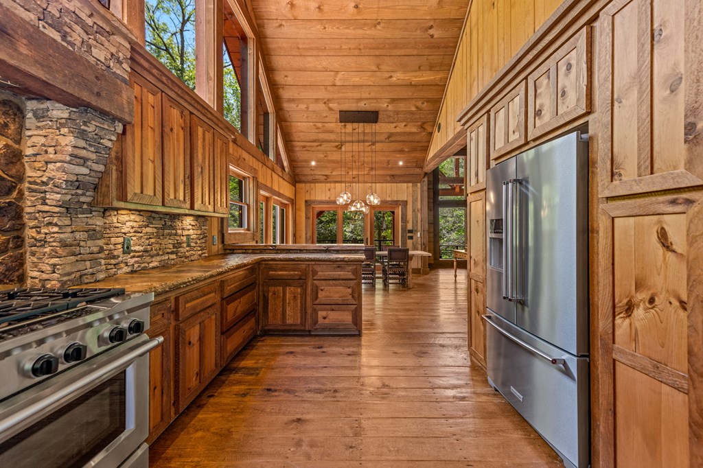 Cherry Log, Georgia, 30522, United States, 5 Bedrooms Bedrooms, ,5 BathroomsBathrooms,Residential,Active,2045528