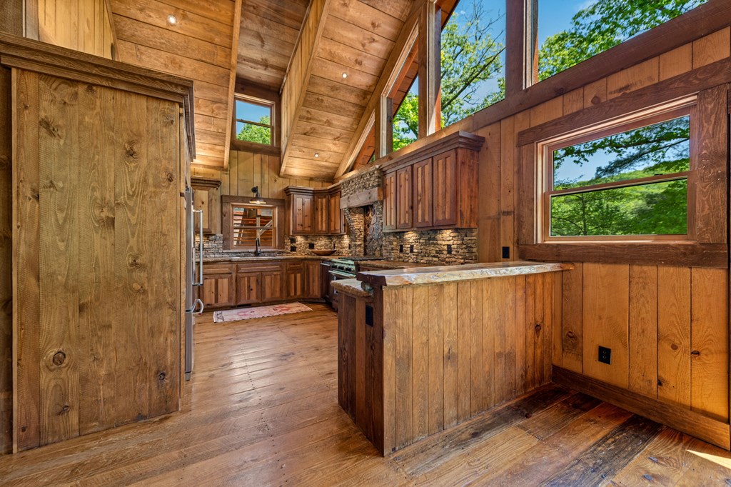 Cherry Log, Georgia, 30522, United States, 5 Bedrooms Bedrooms, ,5 BathroomsBathrooms,Residential,Active,2045528