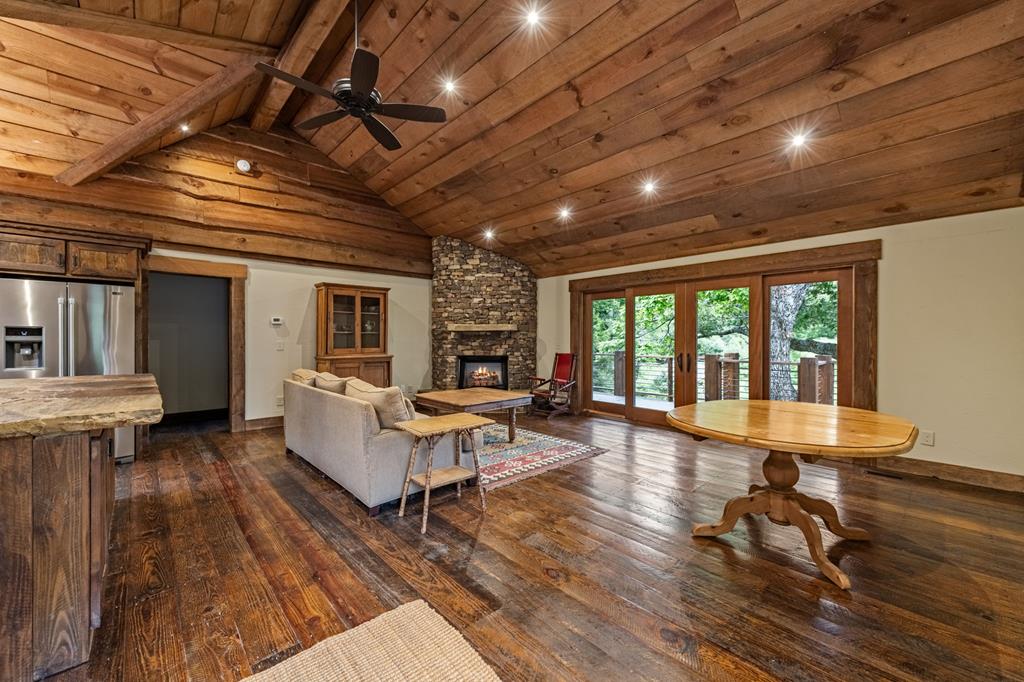 Cherry Log, Georgia, 30522, United States, 5 Bedrooms Bedrooms, ,5 BathroomsBathrooms,Residential,Active,2045528