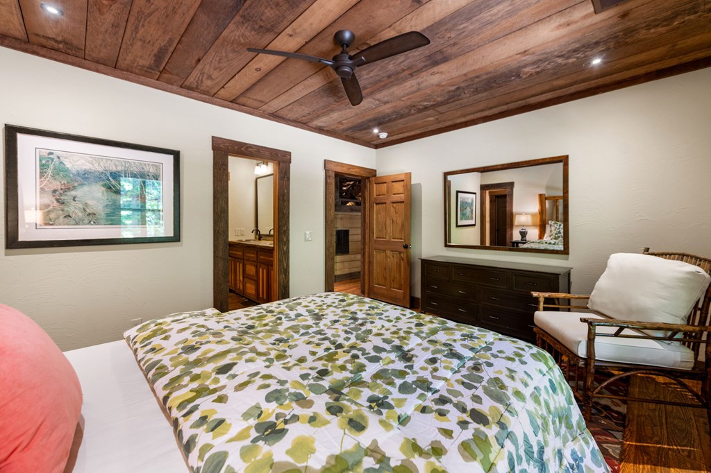 Cherry Log, Georgia, 30522, United States, 5 Bedrooms Bedrooms, ,5 BathroomsBathrooms,Residential,Active,2045528