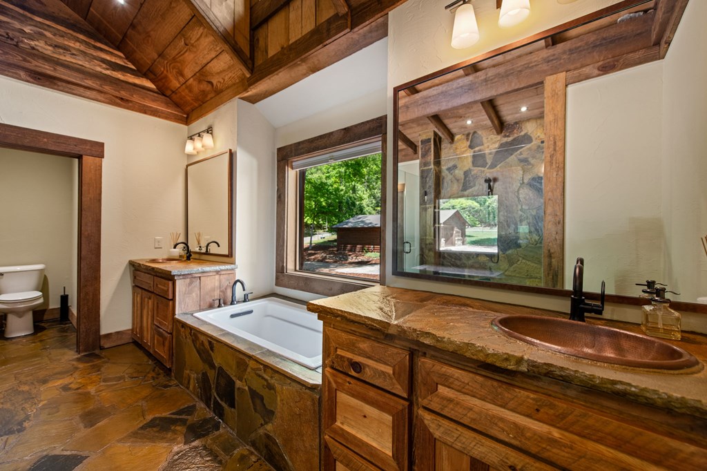 Cherry Log, Georgia, 30522, United States, 5 Bedrooms Bedrooms, ,5 BathroomsBathrooms,Residential,Active,2045528