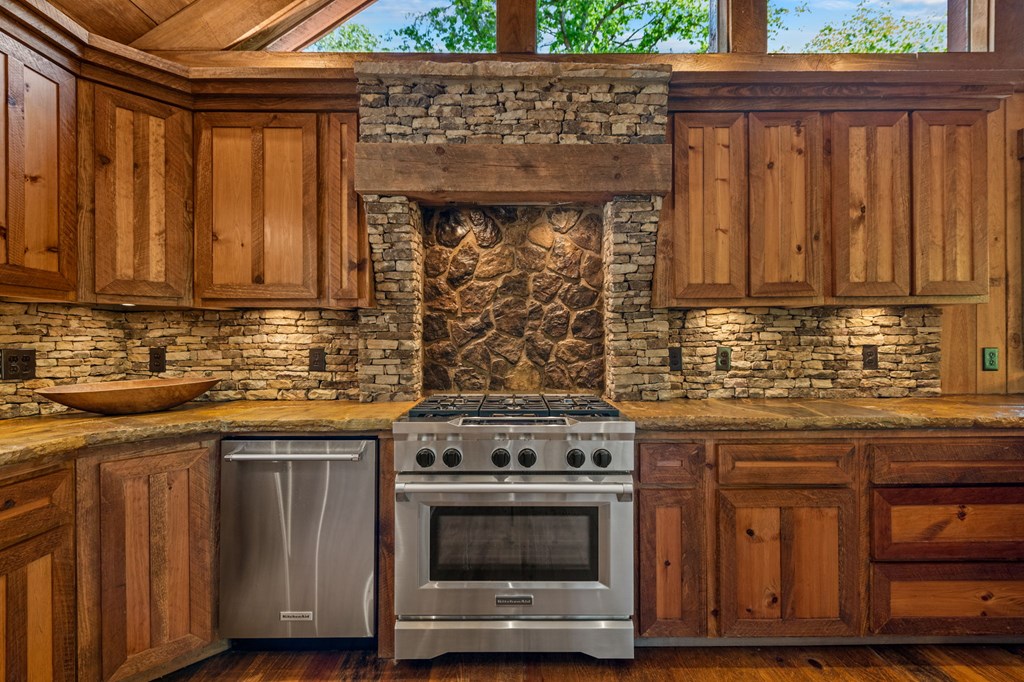 Cherry Log, Georgia, 30522, United States, 5 Bedrooms Bedrooms, ,5 BathroomsBathrooms,Residential,Active,2045528