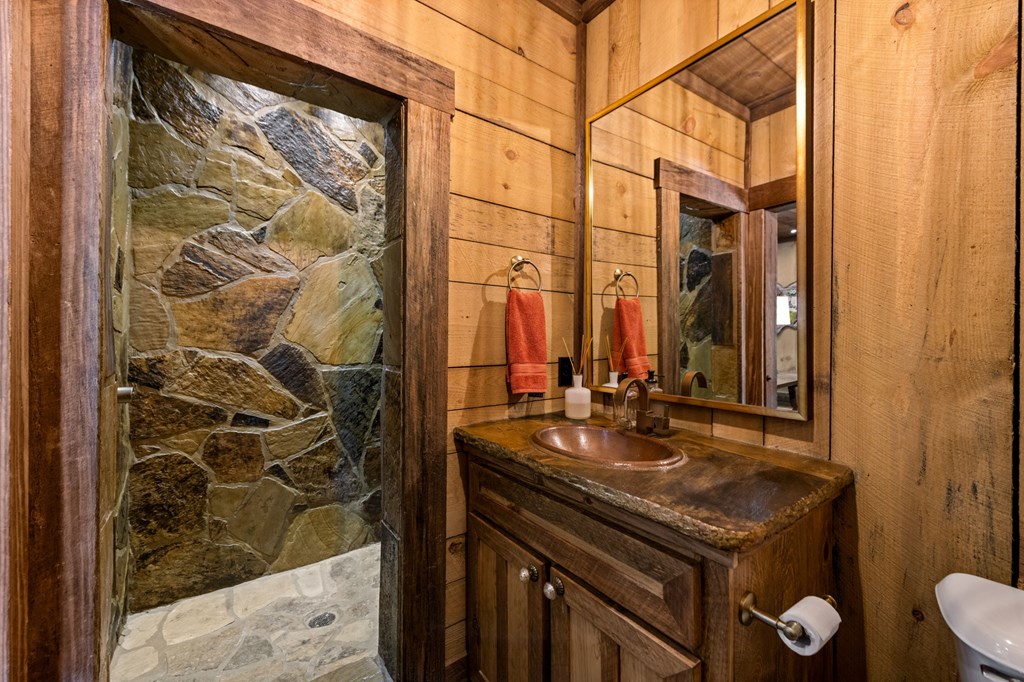 Cherry Log, Georgia, 30522, United States, 5 Bedrooms Bedrooms, ,5 BathroomsBathrooms,Residential,Active,2045528