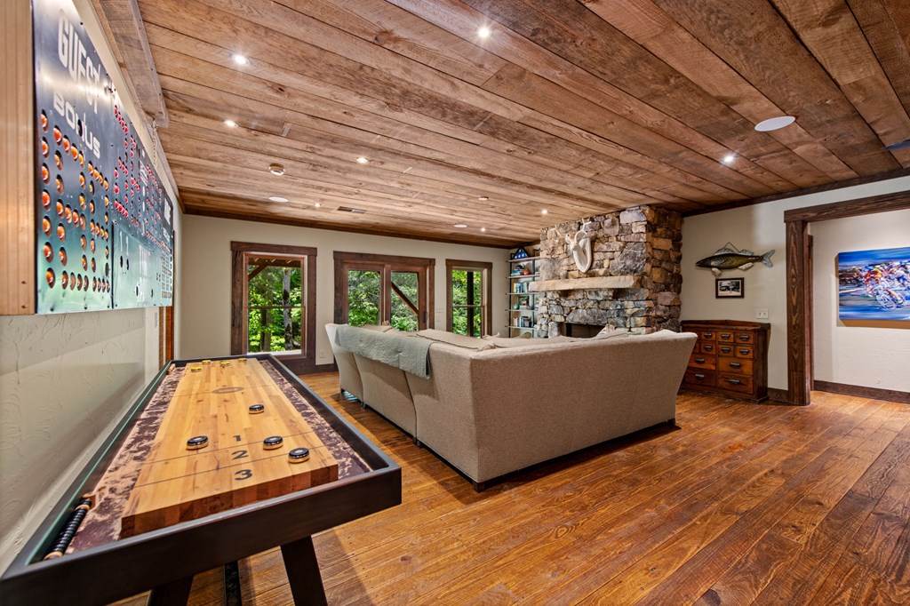 Cherry Log, Georgia, 30522, United States, 5 Bedrooms Bedrooms, ,5 BathroomsBathrooms,Residential,Active,2045528