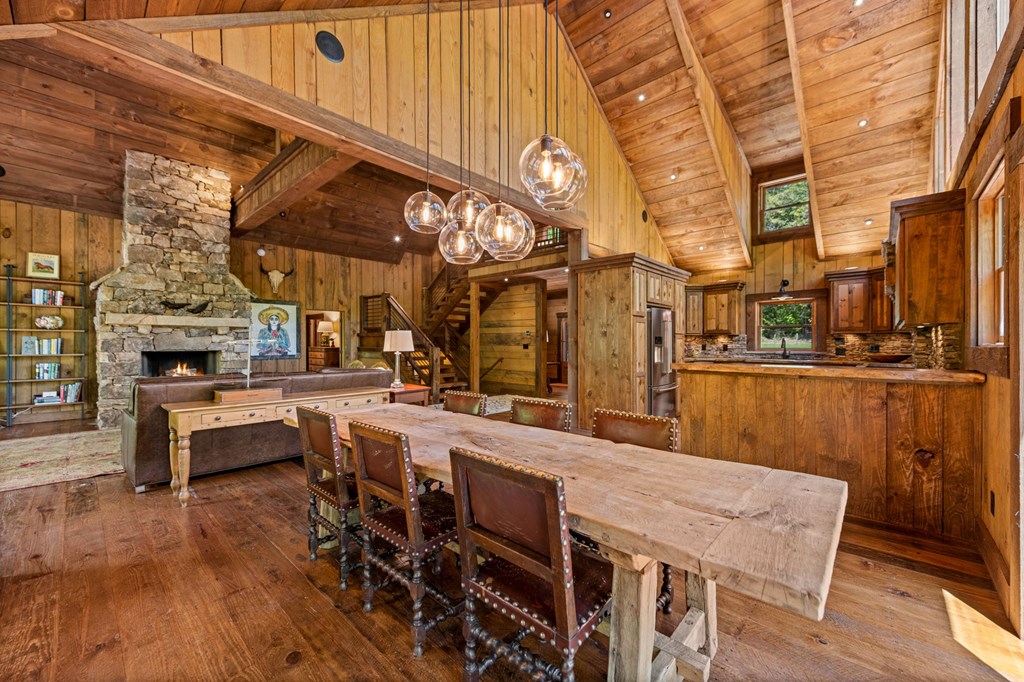 Cherry Log, Georgia, 30522, United States, 5 Bedrooms Bedrooms, ,5 BathroomsBathrooms,Residential,Active,2045528