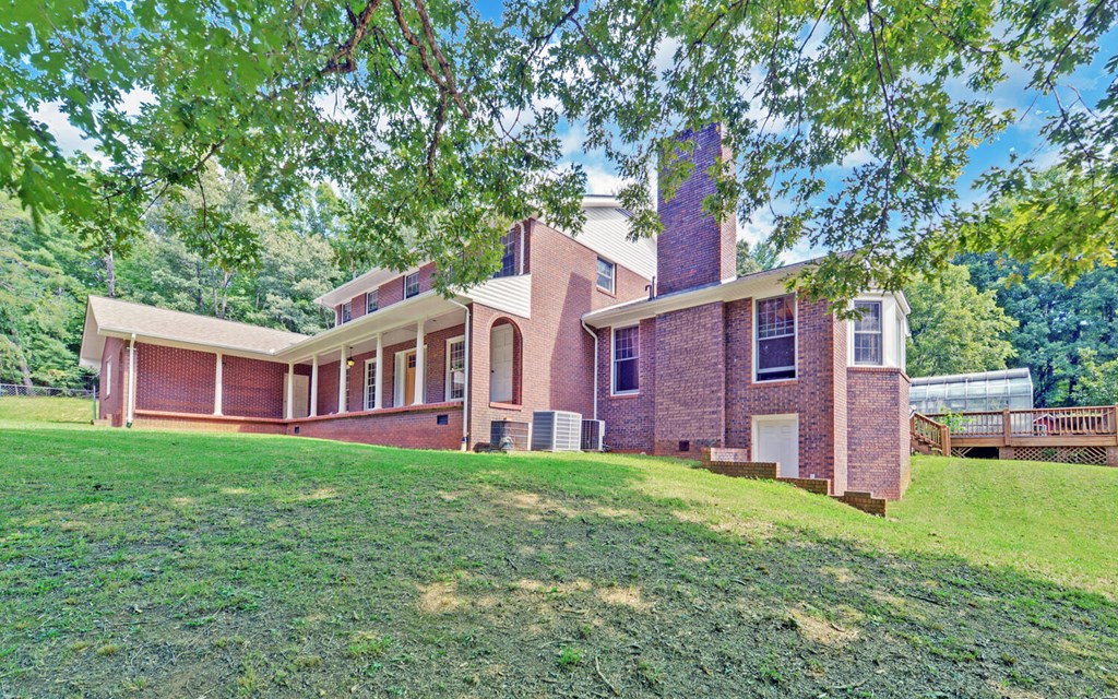 915 Hidden Lake Road