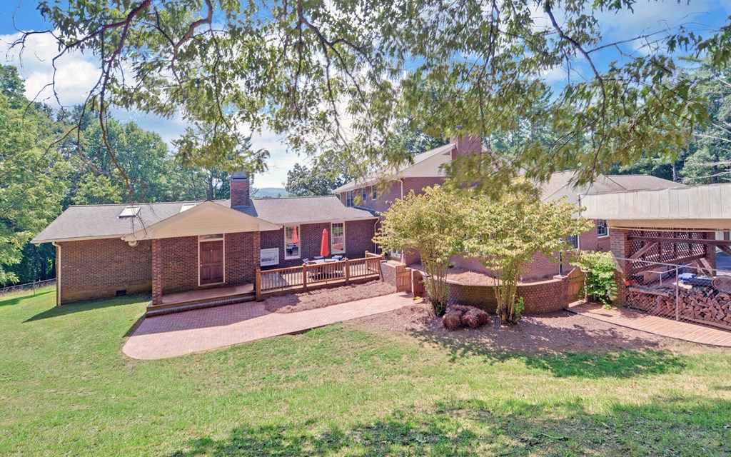 915 Hidden Lake Road