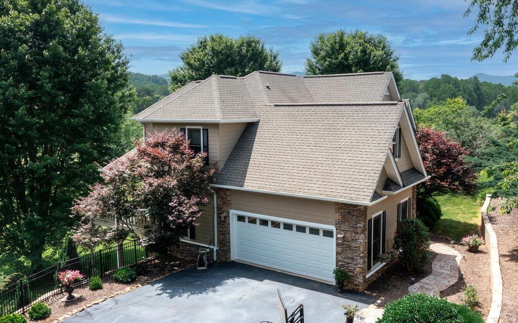 115 Country Club View