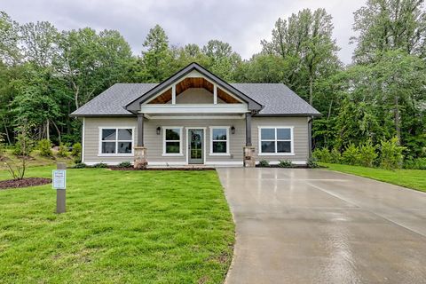 61 Mctyeire Drive Young Harris GA 30582