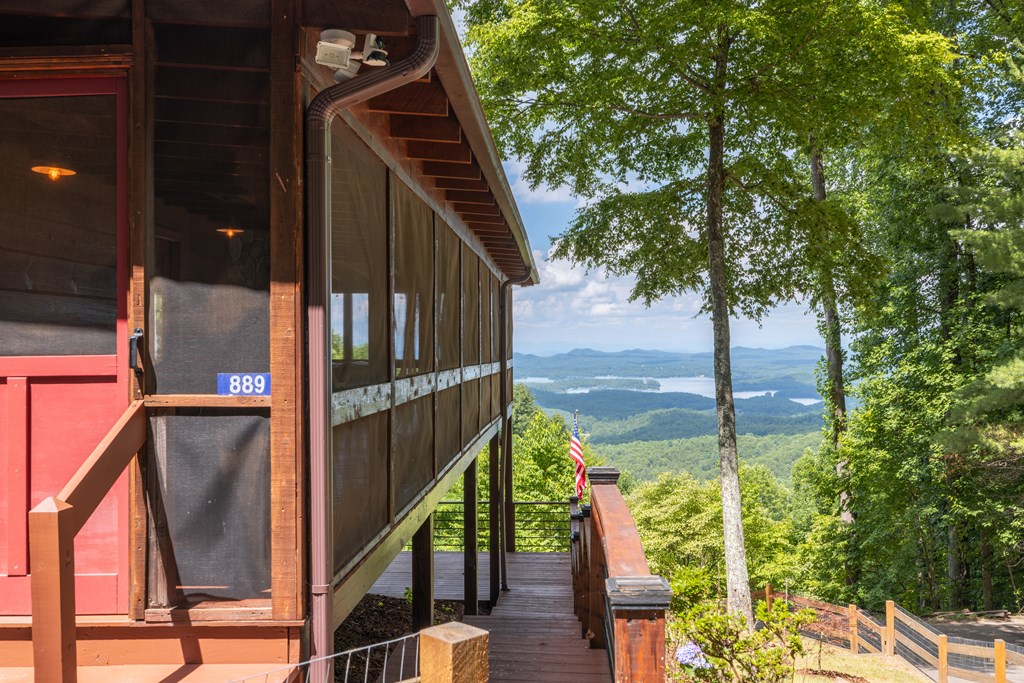 889 Chestnut Ridge