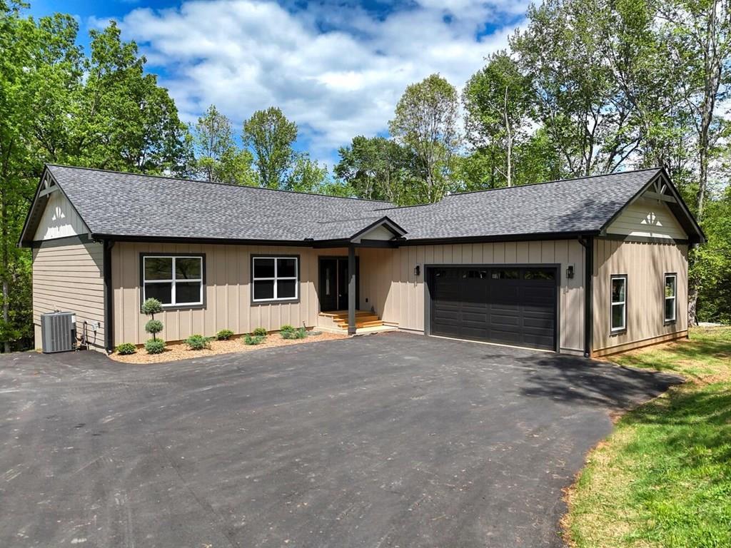 137 Oxford Trail