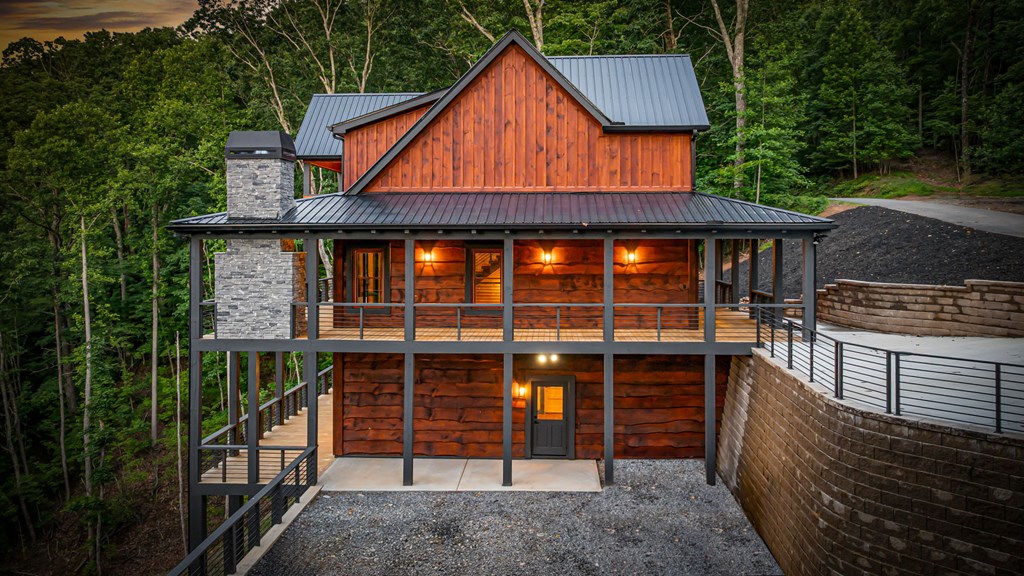 395 Pontoosuc Drive
