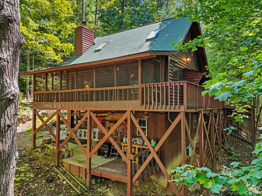 14 Treetop Lane