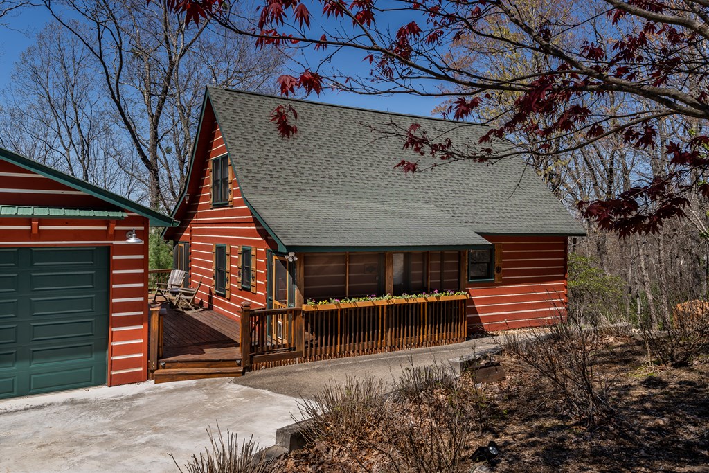 1571 Mangums Trail