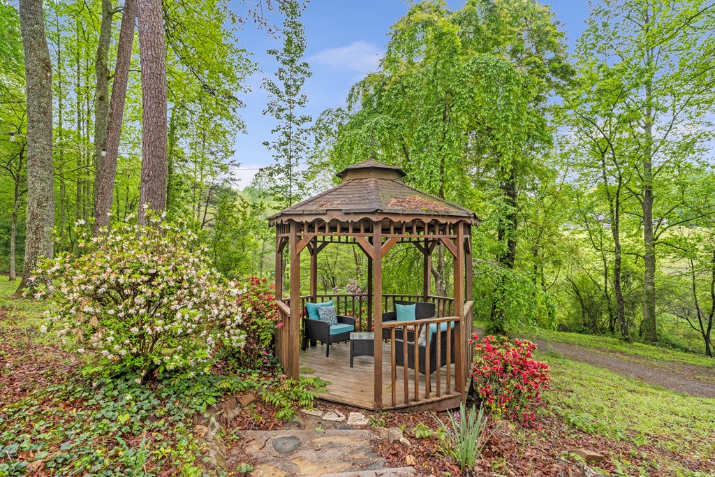 176 Meadow Creek Way
