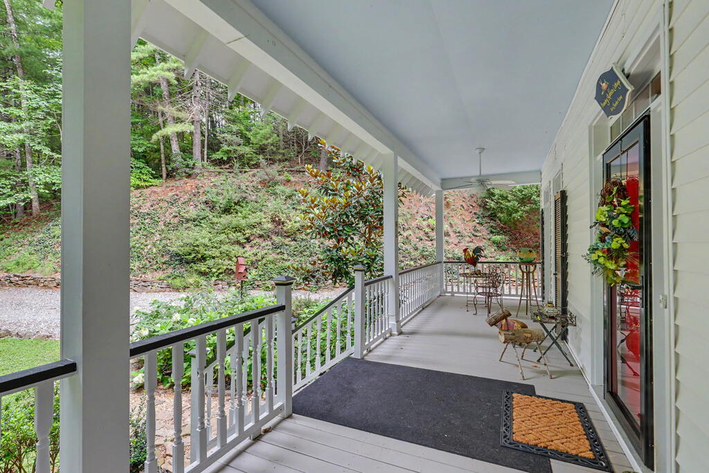 306 Choestoe Lane