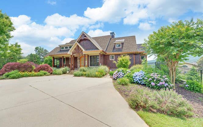 2156 Mockingbird Lane