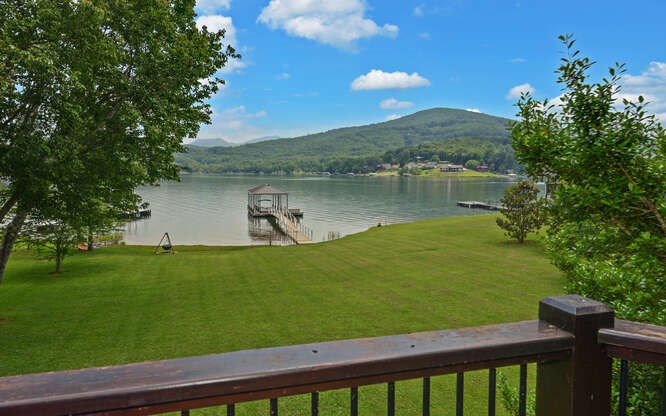 2156 Mockingbird Lane